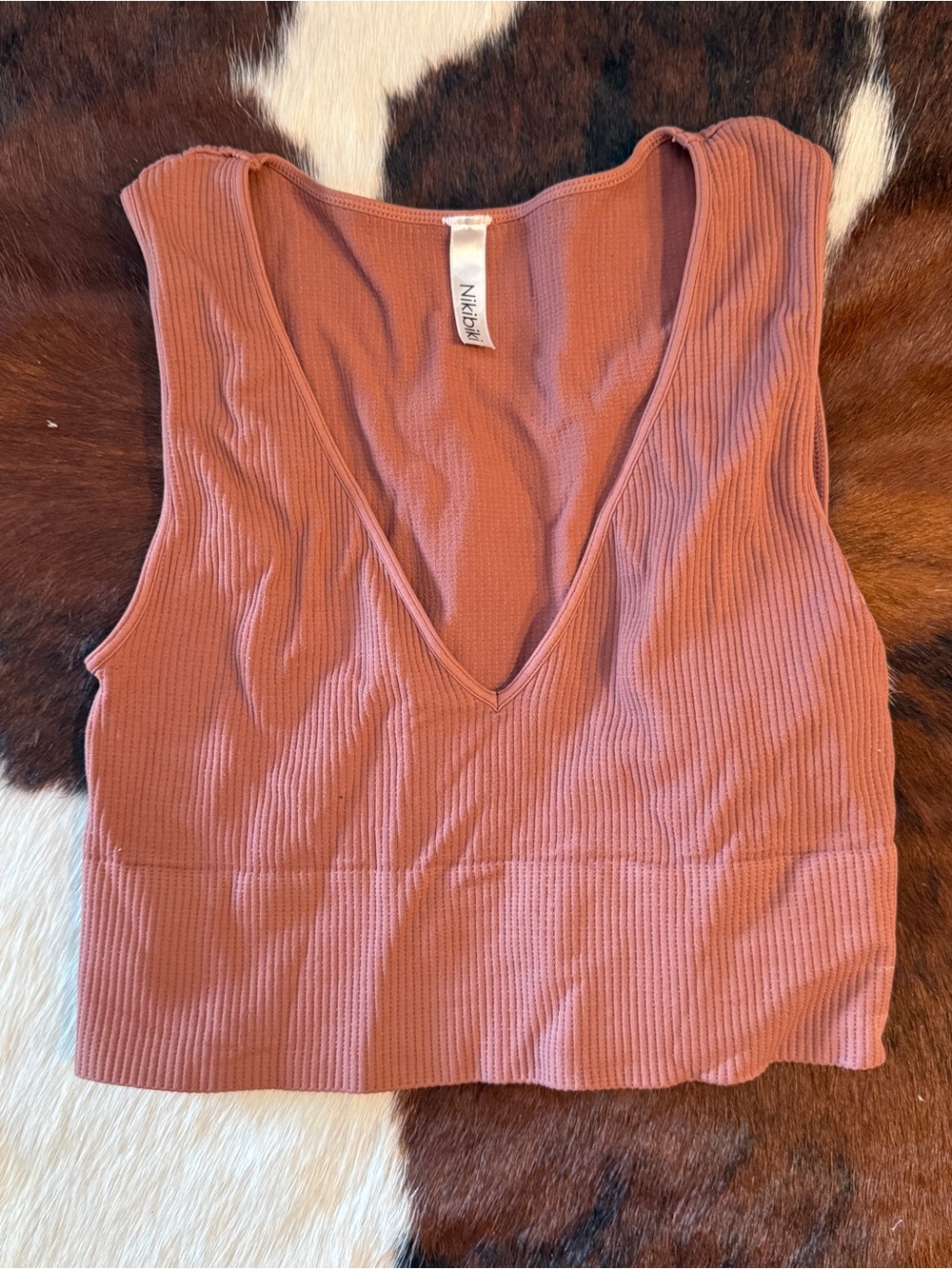 Nikibiki Dusty Rose Ribbed V-Neck Crop Tank